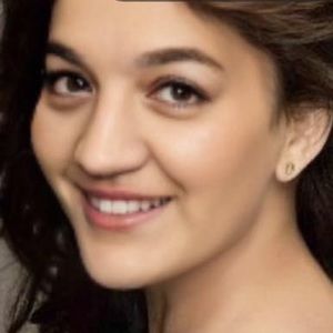 Meet your Posher, Claudia